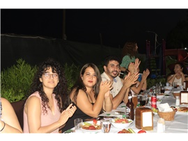 KADIN HAKLARI MÜCADELESİNİN YILMAZ SAVUNUCULARINA TEŞEKKÜR PLAKETİ VERİLDİ