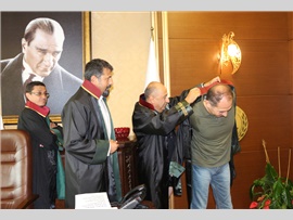 SAVCILIĞI BIRAKIP AVUKAT OLDU