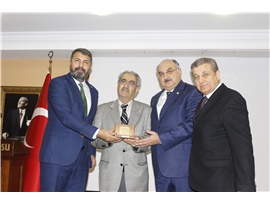MESLEKTE 40. VE 50. YILINI DOLDURAN AVUKATLARIMIZA PLAKET VERİLDİ