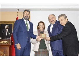 MESLEKTE 40. VE 50. YILINI DOLDURAN AVUKATLARIMIZA PLAKET VERİLDİ
