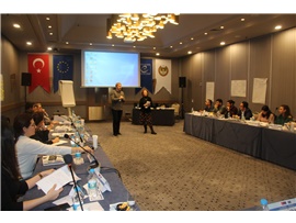 AVUKATLAR İÇİN İNSAN HAKLARI EĞİTİMİ DÜZENLENDİ