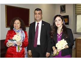 KADIN AVUKATLARIMIZA VE PERSONELLERİMİZE ÇİÇEK