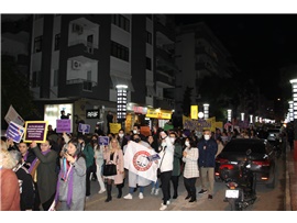 KADIN HAKLARI MERKEZİMİZ FEMİNİST GECE YÜRÜYÜŞÜNE KATILDI