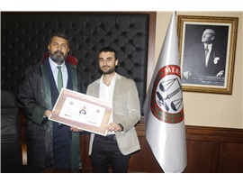 YEŞİLBOĞAZ: “HUKUKÇULAR, HUKUK DEVLETİ MÜCADELESİNDE İYİ SINAV VERMELİ”