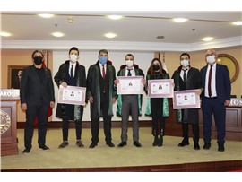"HUKUKU YAŞATAN HUKUKÇULARIN BAĞIMSIZLIĞIDIR"