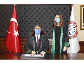 "HUKUKU YAŞATAN HUKUKÇULARIN BAĞIMSIZLIĞIDIR"