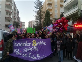 KADIN HAKLARI MERKEZİMİZ GECE YÜRÜYÜŞÜNE KATILDI