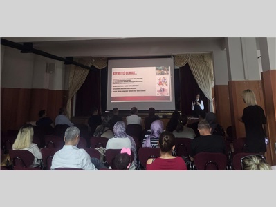 MEZİTLİ BELEDİYESİ İLKOKULU VELİLERİ, “AİLE İÇİ İLETİŞİM VE KIYMETLİ ÇOCUKLARIMIZIN HAKLARI” KONULARINDA BİLGİLENDİRİLDİ