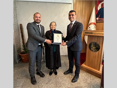 TARSUS’TA AVUKATLARIMIZA ONUR PLAKETİ TAKDİM EDİLDİ