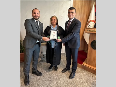 TARSUS’TA AVUKATLARIMIZA ONUR PLAKETİ TAKDİM EDİLDİ