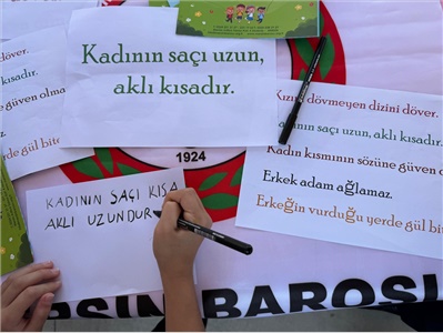ÇOCUK HAKLARI MERKEZİMİZ, DÜNYA KIZ ÇOCUKLARI GÜNÜ’NDE FARKINDALIK ETKİNLİĞİ DÜZENLEDİ