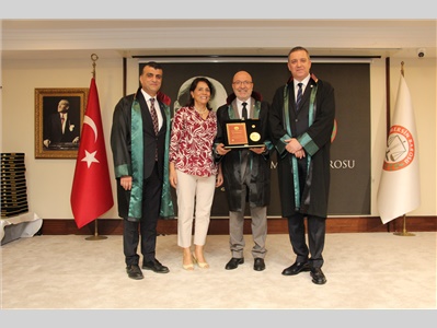 MESLEKTE 40, 50 VE 60 YILINI DOLDURAN DUAYEN AVUKATLARIMIZA, TBB ONUR PLAKETLERİ TAKDİM EDİLDİ