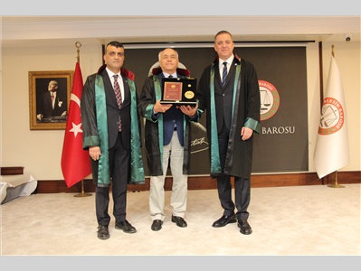 MESLEKTE 40, 50 VE 60 YILINI DOLDURAN DUAYEN AVUKATLARIMIZA, TBB ONUR PLAKETLERİ TAKDİM EDİLDİ