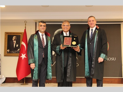 MESLEKTE 40, 50 VE 60 YILINI DOLDURAN DUAYEN AVUKATLARIMIZA, TBB ONUR PLAKETLERİ TAKDİM EDİLDİ