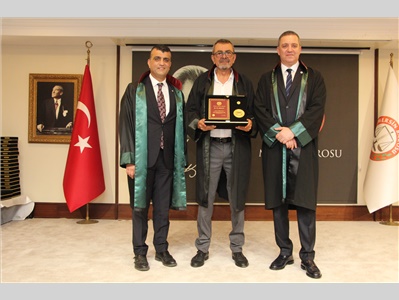 MESLEKTE 40, 50 VE 60 YILINI DOLDURAN DUAYEN AVUKATLARIMIZA, TBB ONUR PLAKETLERİ TAKDİM EDİLDİ