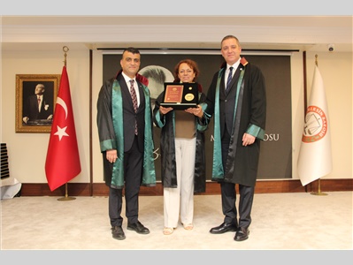 MESLEKTE 40, 50 VE 60 YILINI DOLDURAN DUAYEN AVUKATLARIMIZA, TBB ONUR PLAKETLERİ TAKDİM EDİLDİ
