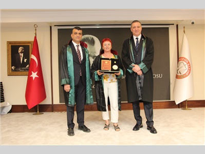 MESLEKTE 40, 50 VE 60 YILINI DOLDURAN DUAYEN AVUKATLARIMIZA, TBB ONUR PLAKETLERİ TAKDİM EDİLDİ