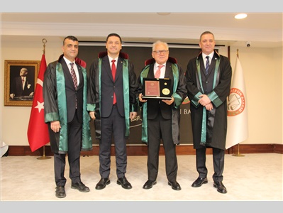 MESLEKTE 40, 50 VE 60 YILINI DOLDURAN DUAYEN AVUKATLARIMIZA, TBB ONUR PLAKETLERİ TAKDİM EDİLDİ