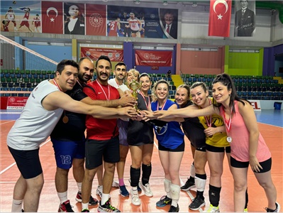 ATATÜRK KUPASI VOLEYBOL TURNUVASI FİNAL MAÇI YAPILDI