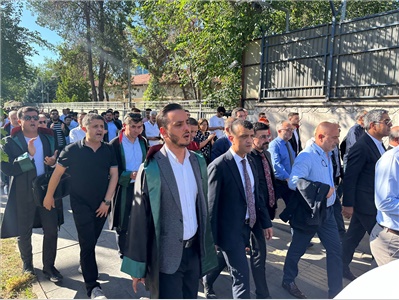 BARO YÖNETİMİMİZ,  AV. TAHİR ELÇİ  '  NİN KARAR DURUŞMASINA KATILDI