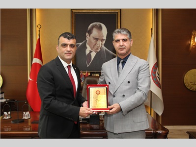 MESLEKTE 40, 30 ve 25. YILINI DOLDURAN AVUKATLARIMIZA PLAKET TAKDİM EDİLDİ