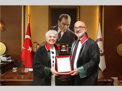 AVUKATLIK MESLEĞİNİN DUAYENLERİNE ONUR PLAKETİ TAKDM EDİLDİ