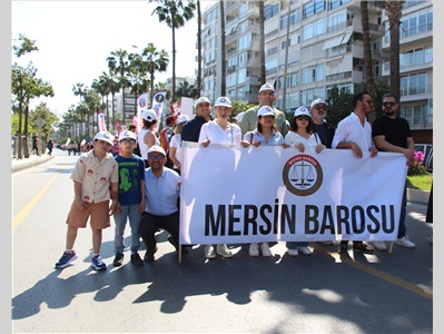 MERSİN BAROSU 1 MAYIS’TA HAK, HUKUK, ADALET İÇİN YÜRÜDÜ