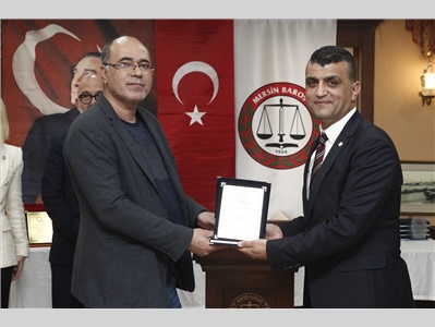 AVUKATLIK MESLEĞİNDE 60, 50, 40,  30 ve 25 YILINI DOLDURAN DUAYEN AVUKATLARIMZA PLAKET TAKDİM EDİLDİ