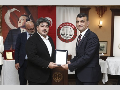 AVUKATLIK MESLEĞİNDE 60, 50, 40,  30 ve 25 YILINI DOLDURAN DUAYEN AVUKATLARIMZA PLAKET TAKDİM EDİLDİ