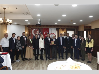 AVUKATLIK MESLEĞİNDE 60, 50, 40,  30 ve 25 YILINI DOLDURAN DUAYEN AVUKATLARIMZA PLAKET TAKDİM EDİLDİ