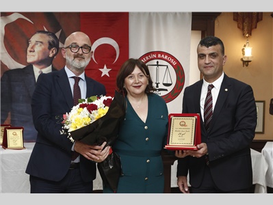 AVUKATLIK MESLEĞİNDE 60, 50, 40,  30 ve 25 YILINI DOLDURAN DUAYEN AVUKATLARIMZA PLAKET TAKDİM EDİLDİ