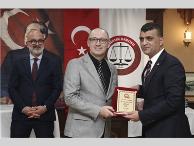 AVUKATLIK MESLEĞİNDE 60, 50, 40,  30 ve 25 YILINI DOLDURAN DUAYEN AVUKATLARIMZA PLAKET TAKDİM EDİLDİ