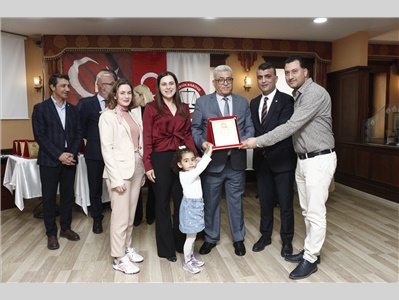 AVUKATLIK MESLEĞİNDE 60, 50, 40,  30 ve 25 YILINI DOLDURAN DUAYEN AVUKATLARIMZA PLAKET TAKDİM EDİLDİ
