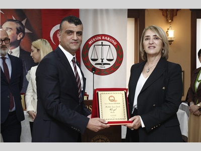 AVUKATLIK MESLEĞİNDE 60, 50, 40,  30 ve 25 YILINI DOLDURAN DUAYEN AVUKATLARIMZA PLAKET TAKDİM EDİLDİ