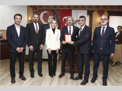 AVUKATLIK MESLEĞİNDE 60, 50, 40,  30 ve 25 YILINI DOLDURAN DUAYEN AVUKATLARIMZA PLAKET TAKDİM EDİLDİ