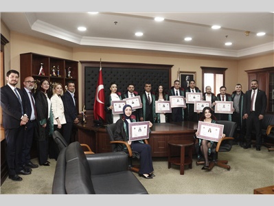 9 STAJYER AVUKATIMIZ CÜBBE GİYDİ