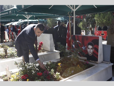 BARO BAŞKANIMIZ AV. GAZİ ÖZDEMİR, ŞEHİTLİKTE DÜZENLENEN TÖRENE KATILDI