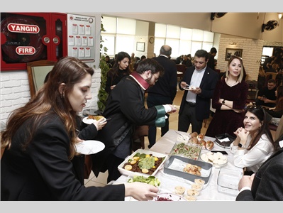 HAYVAN HAKLARI KOMİSYONUMUZ, PATİLİ DOSTLARIMIZIN YARARINA KERMES DÜZENLEDİ