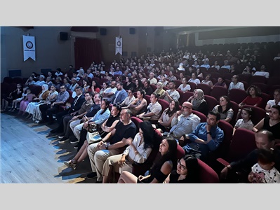 AVUKATLARIMIZ “SEVGİLİ DOKTOR” TİYATRO OYUNUNU SİLİFKE’DE SAHNELEDİ
