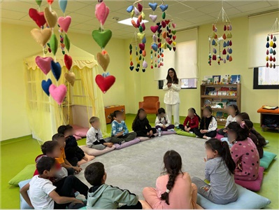 MEZİTLİ VE TOROSLAR ÇOCUK KAMPÜSÜNDE ÇOCUK HAKLARI ATÖLYESİ İLE SEMİNER DÜZENLENDİ