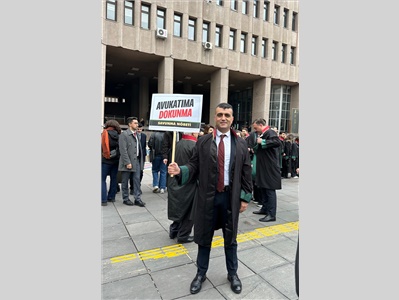 BARO BAŞKANIMIZ AV. GAZİ ÖZDEMİR, TUTUKLU AVUKATLAR İÇİN SAVUNMA NÖBETİNDE