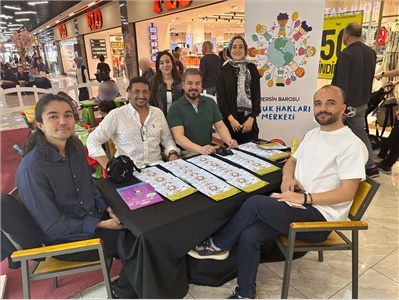 ÇOCUKLAR DUVAR BOYAMA ETKİNLİĞİNDE BULUŞTU