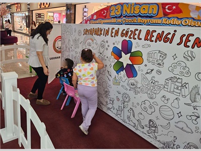 ÇOCUKLAR DUVAR BOYAMA ETKİNLİĞİNDE BULUŞTU