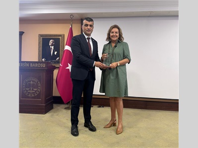“ETKİLİ SAVUNMADA HİTABET VE BEDEN DİLİ” KONULU SEMİNER DÜZENLENDİ