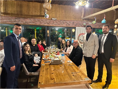 BARO YÖNETİMİMİZ, ANAMUR  DA DÜZENLENEN GECEDE AVUKATLARIMIZLA BİR ARAYA GELDİ