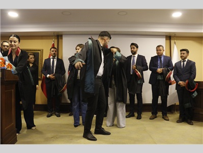 34 STAJYER AVUKATIMIZ CÜBBE GİYDİ