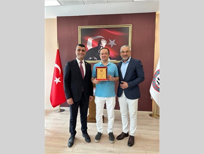 ERDEMLİ' DE DUAYEN AVUKATLARIMIZA MESLEKTE ONUR PLAKETİ TAKDİM EDİLDİ