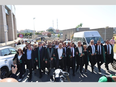 “SAVUNMAYA ÖZGÜRLÜK” YÜRÜYÜŞÜNÜN ENGELLENMESİNİN, DEMOKRASİ VE HUKUK DEVLETİNDE   YERİ YOKTUR !