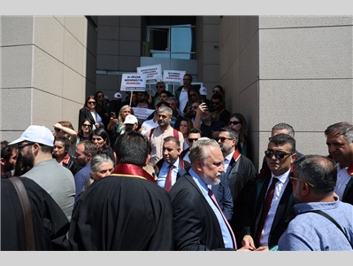 “SAVUNMAYA ÖZGÜRLÜK” YÜRÜYÜŞÜNÜN ENGELLENMESİNİN, DEMOKRASİ VE HUKUK DEVLETİNDE   YERİ YOKTUR !