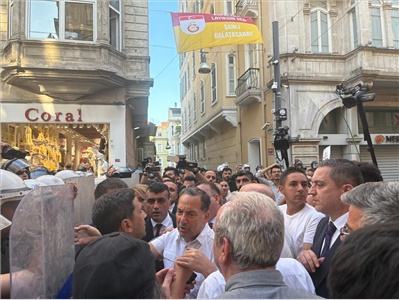 “SAVUNMAYA ÖZGÜRLÜK” YÜRÜYÜŞÜNÜN ENGELLENMESİNİN, DEMOKRASİ VE HUKUK DEVLETİNDE   YERİ YOKTUR !